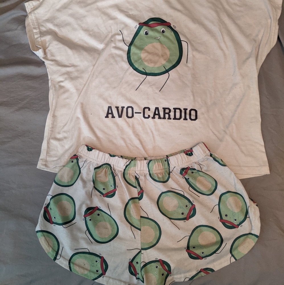 Adorable pyjama short set! Avo-cardio